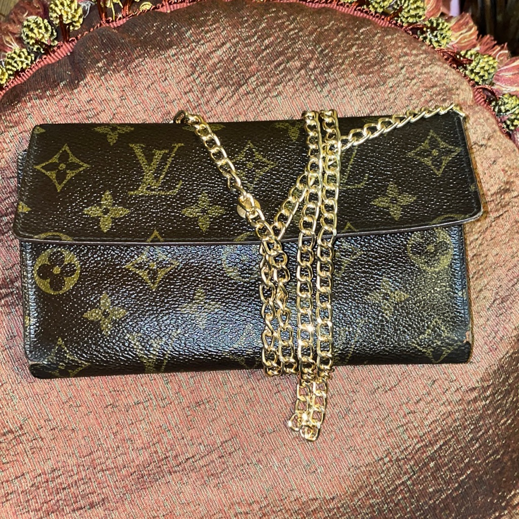 Louis Vuitton Authentic Vintage International Wallet Well Loved Mi0931